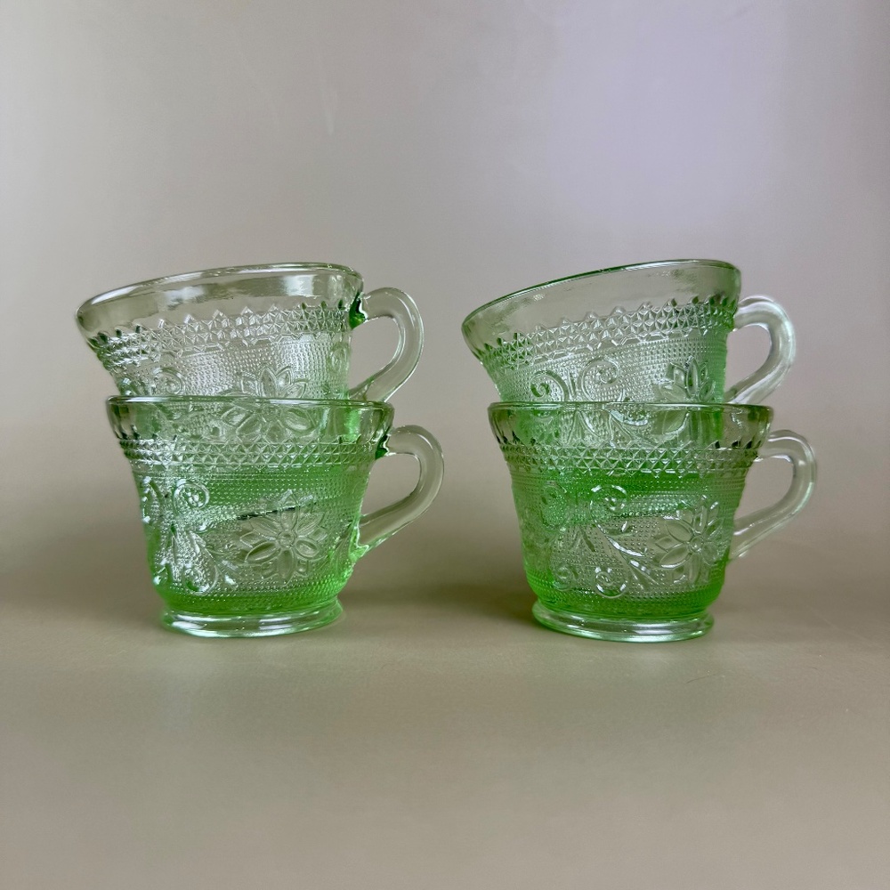 Vintage Indiana Glass Green Depression Cups | Sandwich Pattern | Set of 4